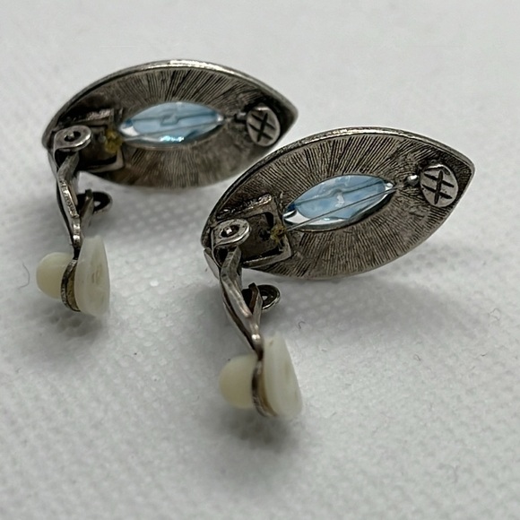 Womens Earrings Silver Tone and Clear Blue Bead Western Festival Boho Clip On - Picture 4 of 8